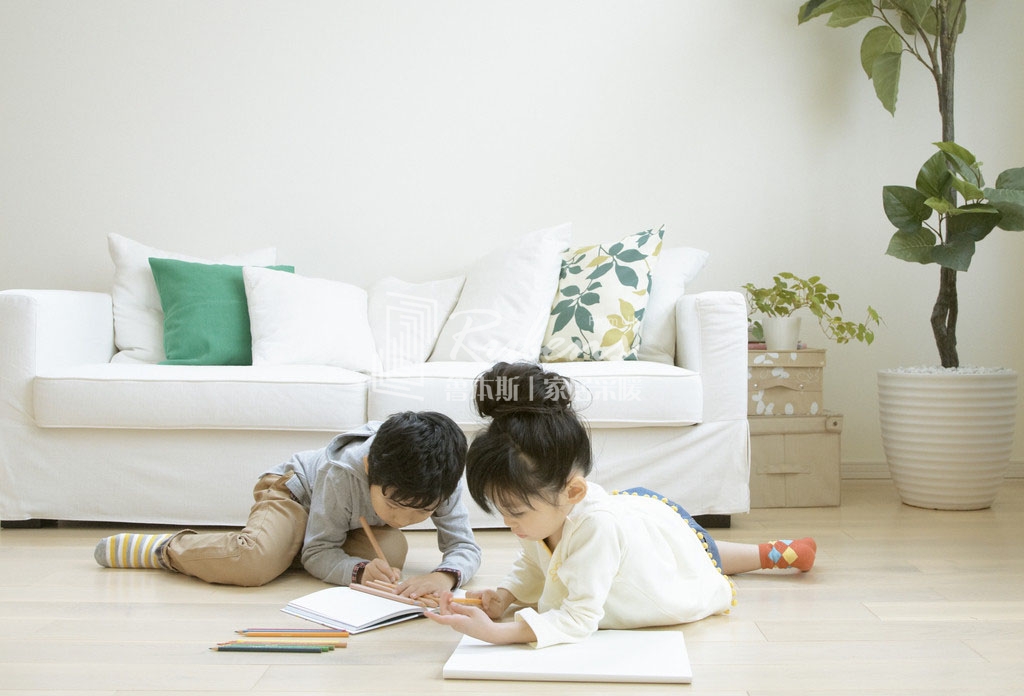 草莓视频污片：暖气片改装地暖可行吗？