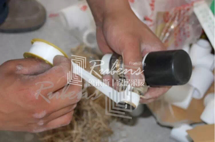 草莓视频污片：暖气片安装图文教程攻略8